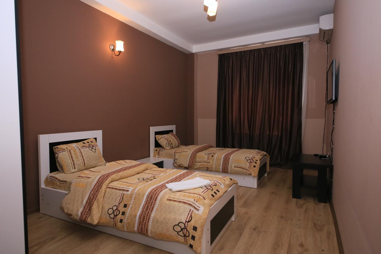 Hotel Polo Tbilisi Bagian luar foto