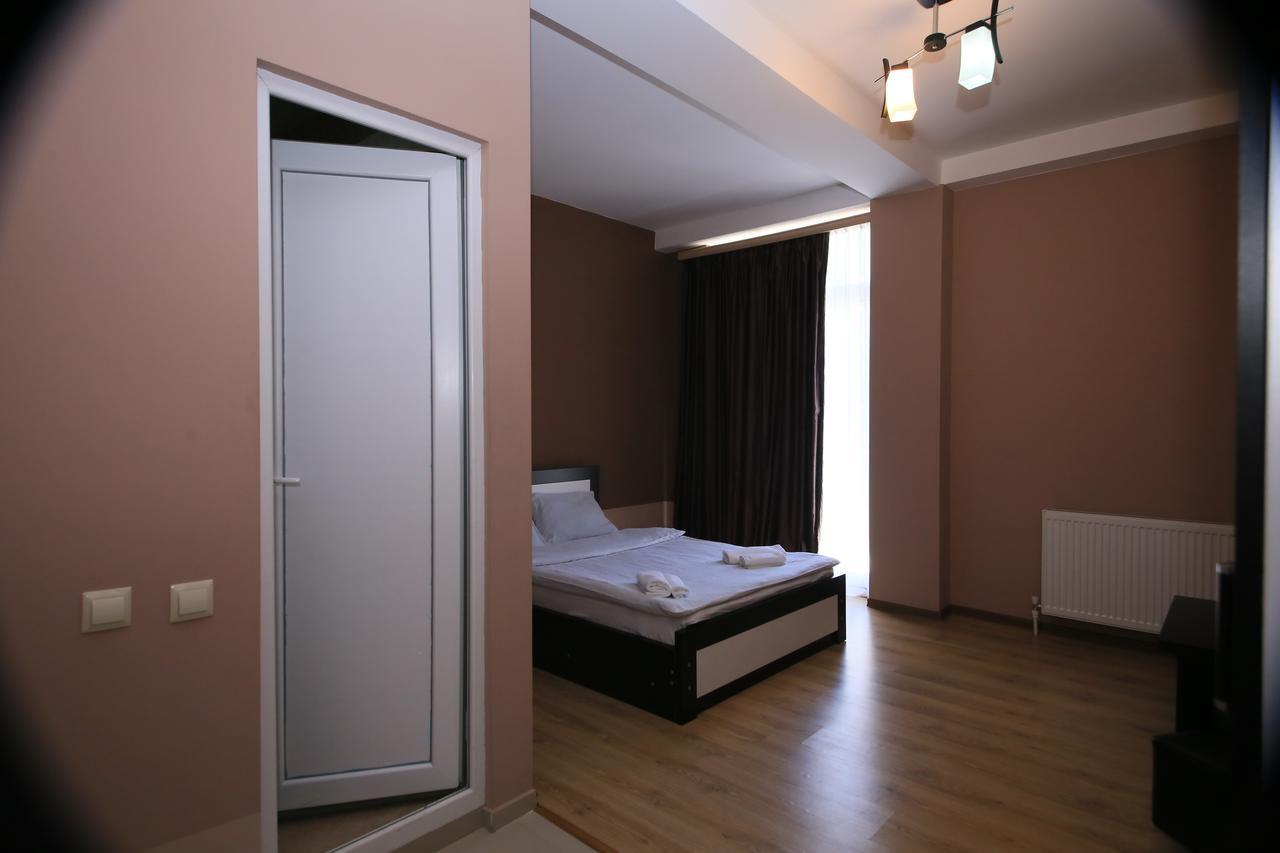 Hotel Polo Tbilisi Bagian luar foto