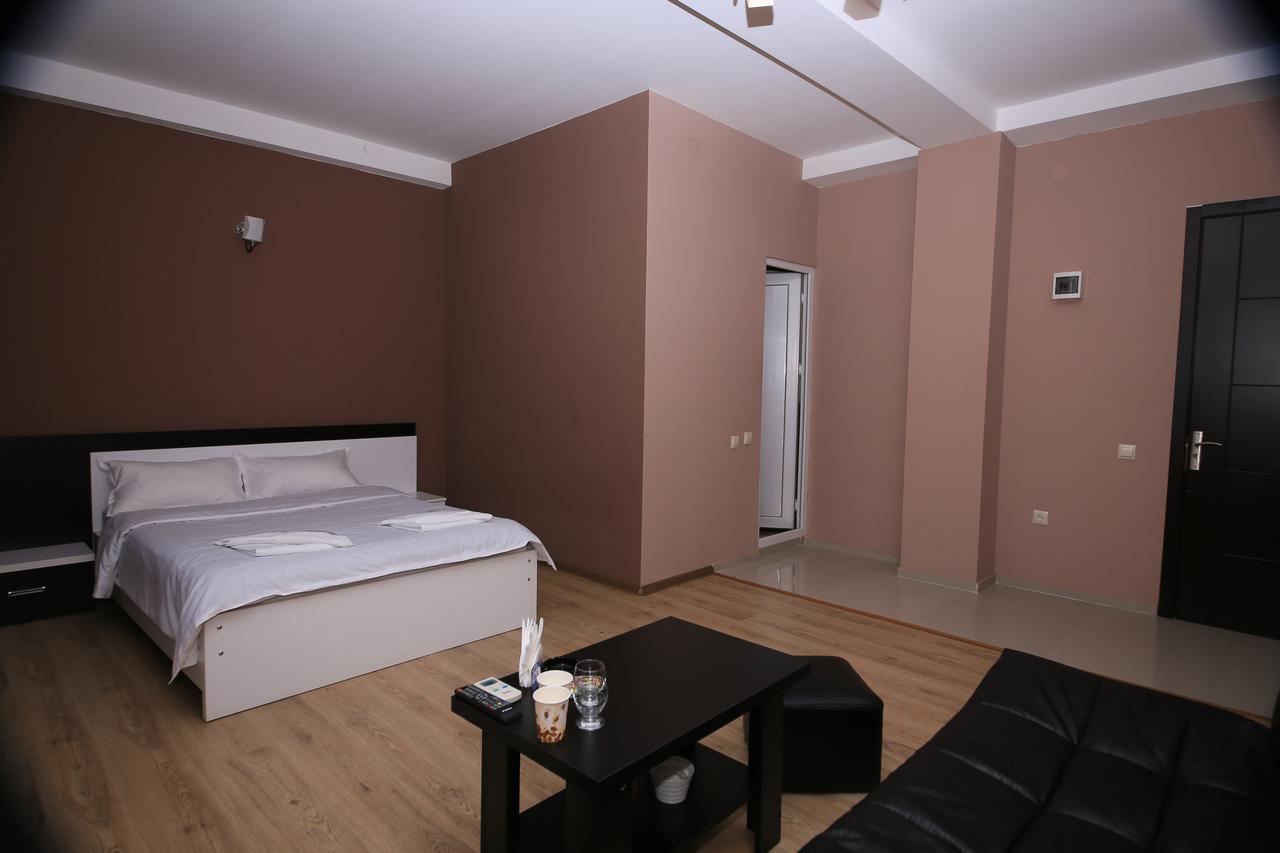 Hotel Polo Tbilisi Bagian luar foto